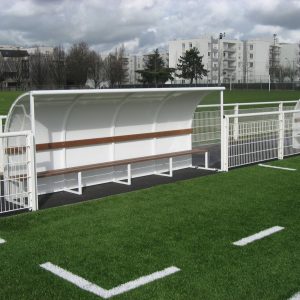 Abri de touche hauteur 2m00 longueur 5m00 cote et arriere tole